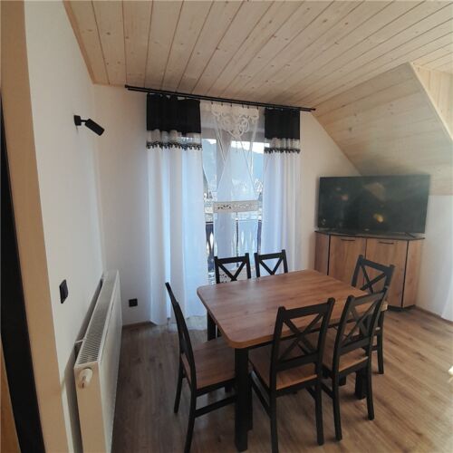 Apartament 8-osobowy z 4 pomieszczeniami sypialnianymi