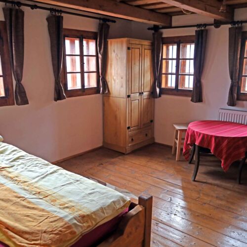 Casă de vacanță întreaga unitate cu terasă pentru 8 pers. (se inchirieaza doar integral) (se poate solicita pat suplimentar)