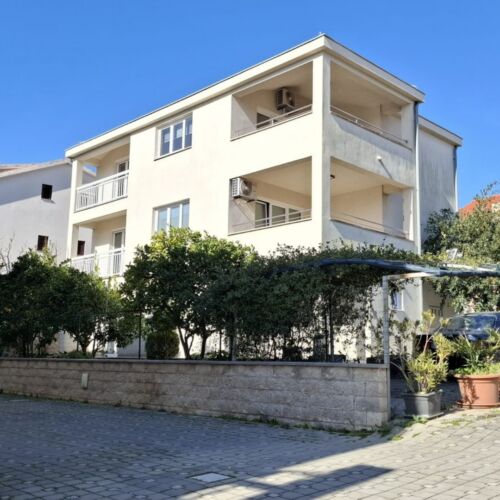 Apartament cu aer condiționat cu vedere spre mare cu 2 camere pentru 4 pers. A-24572-a