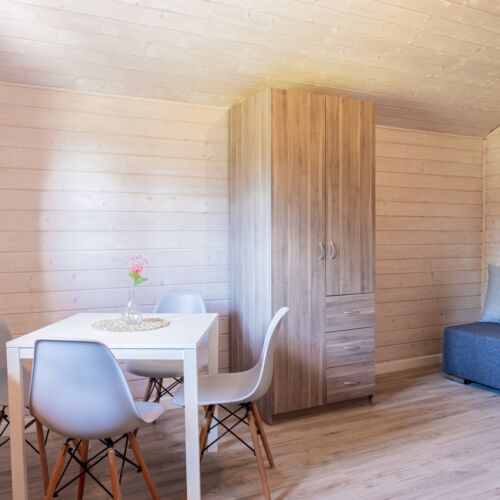 Domek letniskowy 4-osobowy z łazienką z aneksem kuchennym