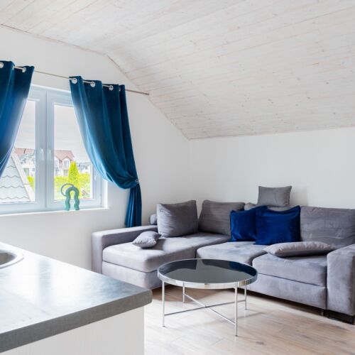 Apartament 4-osobowy z balkonem z aneksem kuchennym z 2 pomieszczeniami sypialnianymi