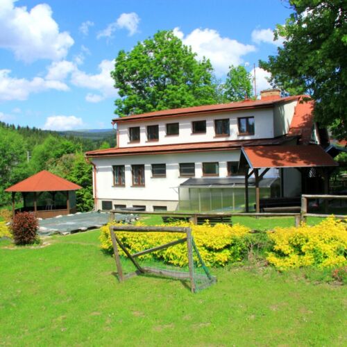 Rekreační dům (jako celek) se společnou kuchyňkou  pro 24 os.