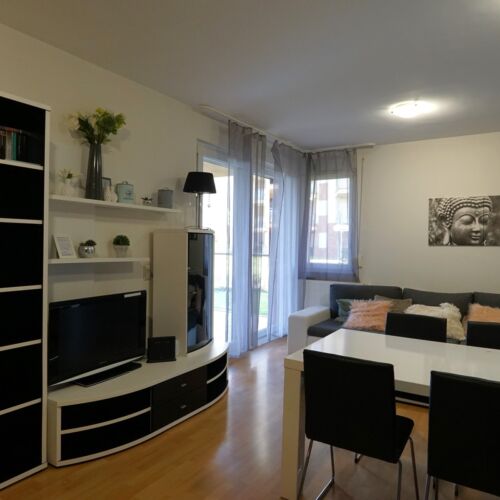 Ground Floor Diamond 3-Room Apartment for 6 Persons