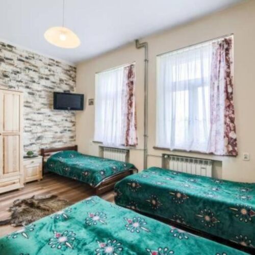 Pokój 3-osobowy ze wspólnym aneksem kuchennym z widokiem na ogród