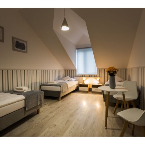 Pokój 3-osobowy ze wspólnym aneksem kuchennym