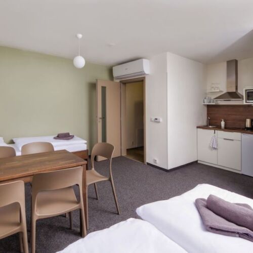 Apartman se sprchou s vlastní kuchyňkou pro 5 os. se 2 ložnicemi