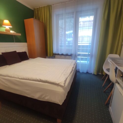 Camera dubla cu balcon cu baie