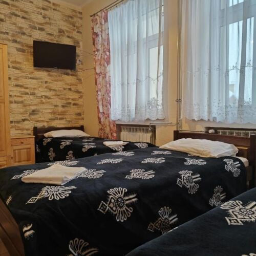 Pokój 3-osobowy ze wspólnym aneksem kuchennym z widokiem na ogród