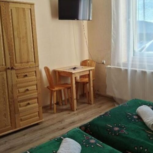 Pokój 2-osobowy ze wspólnym aneksem kuchennym z widokiem na góry