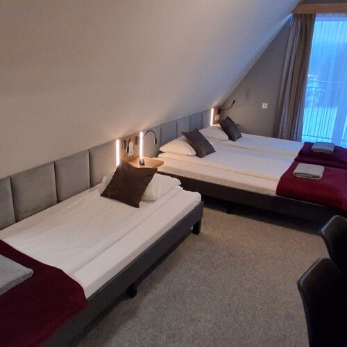 1-Room Balcony Apartment for 3 Persons with Own Kitchenette