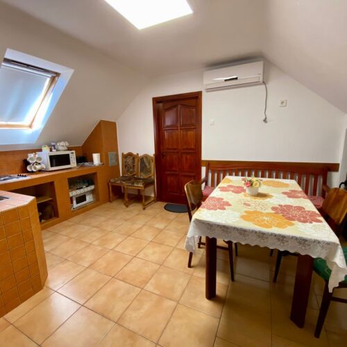 Apartament familial(ă) cu bucătărie proprie cu 4 camere pentru 10 pers.