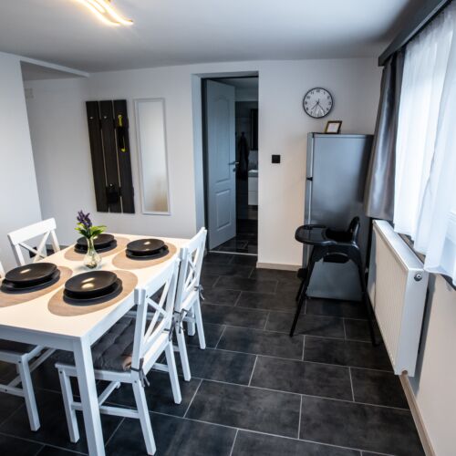 2-Zimmer-Apartment für 4 Personen Obergeschoss mit Panorama auf den See