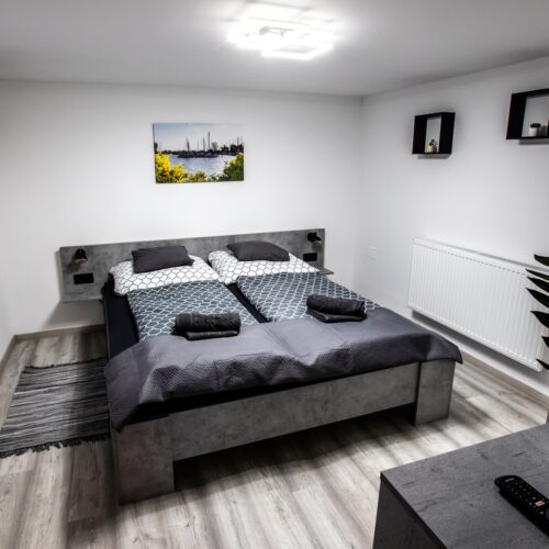 Erdgeschosses 1-Zimmer-Apartment für 2 Personen mit Aussicht auf den Garten