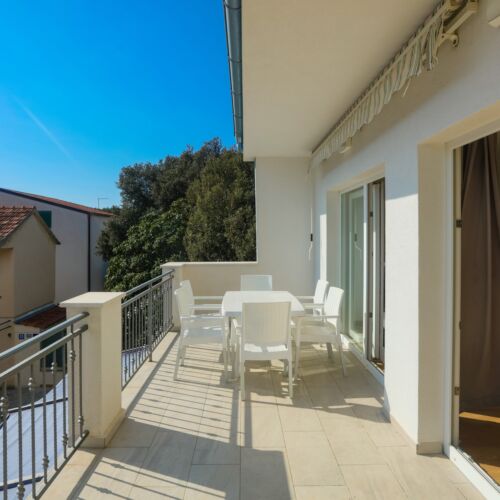 Apartament cu aer condiționat cu vedere spre mare cu 2 camere pentru 6 pers. A-23955-b