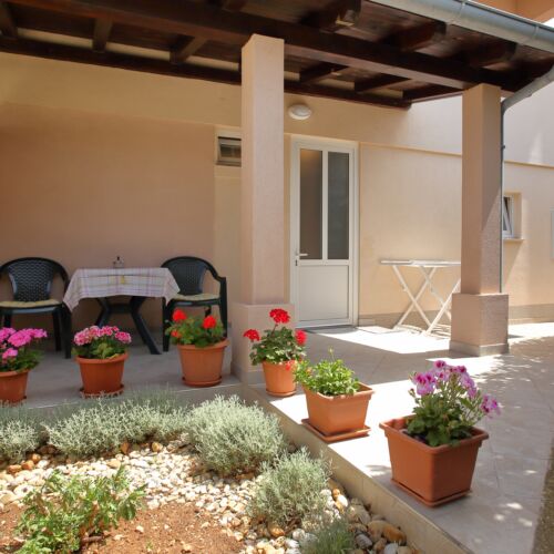 1-Zimmer-Apartment für 2 Personen mit Klimaanlage und Terasse AS-25005-a