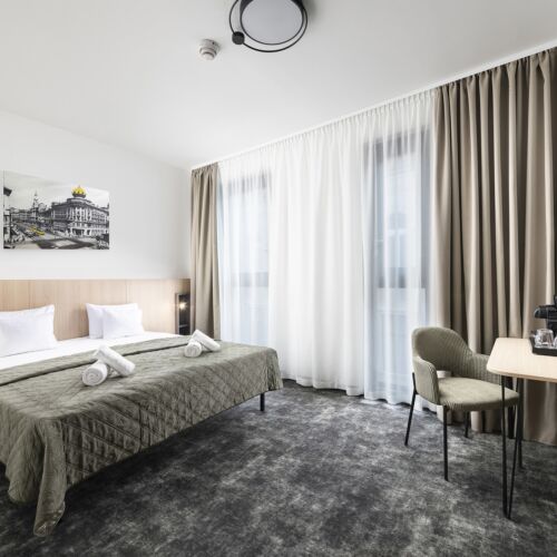 Camera twin deluxe la etaj