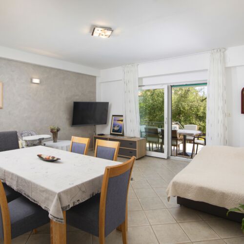 Apartament 6-osobowy na parterze Family z 3 pomieszczeniami sypialnianymi (możliwa dostawka)