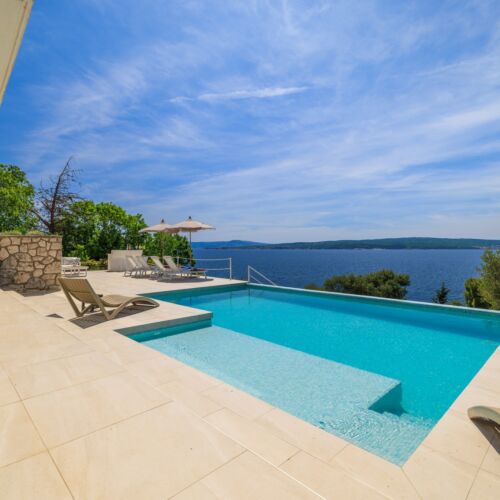 Sea View Exclusive Holiday Home for 8 Persons