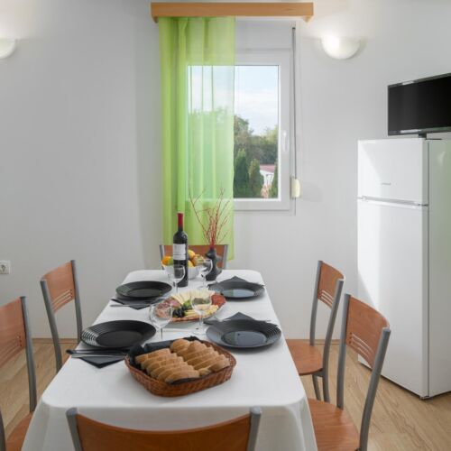 Casă de vară pentru 6 pers. (se inchirieaza doar integral)