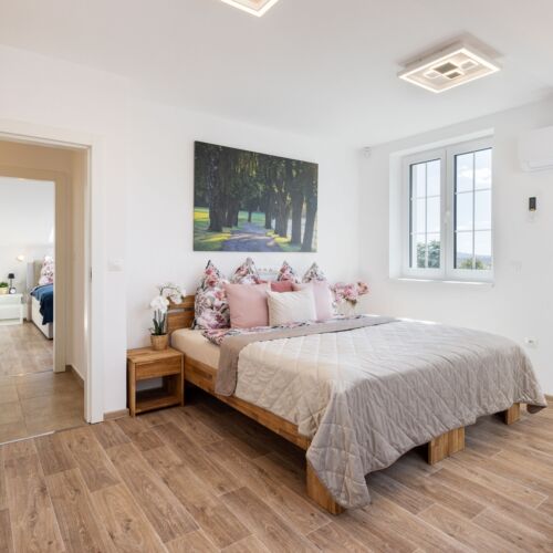 Apartament lux la etaj cu 2 camere pentru 7 pers.