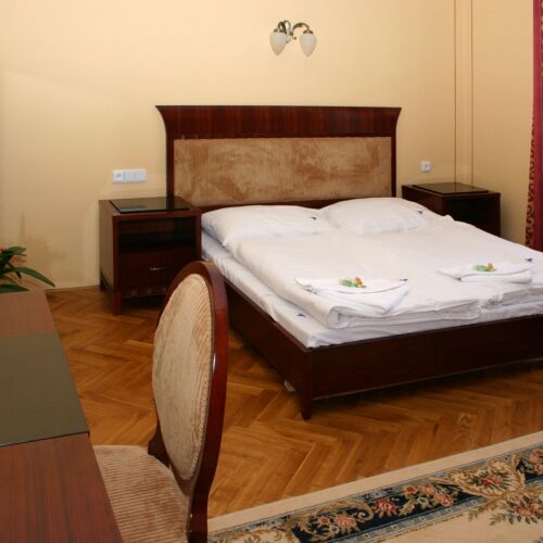 Camera dubla romantică cu vedere spre parc