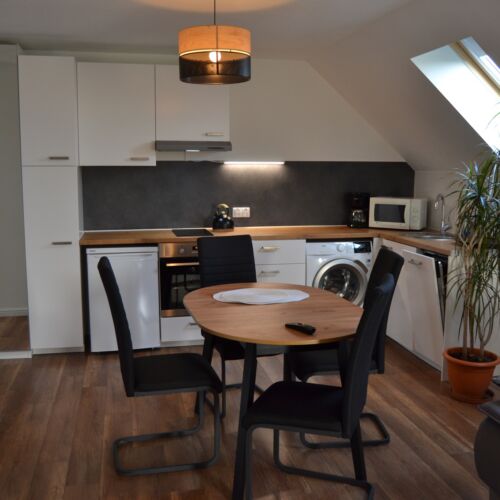 Apartament 5-osobowy z balkonem z widokiem na ogród z 2 pomieszczeniami sypialnianymi