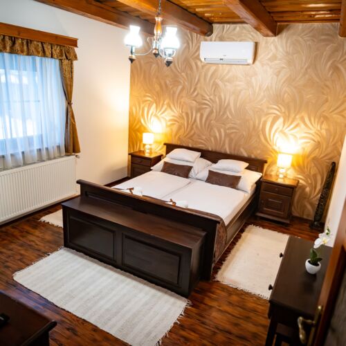 Whole House House for 12 Persons (extra beds available)