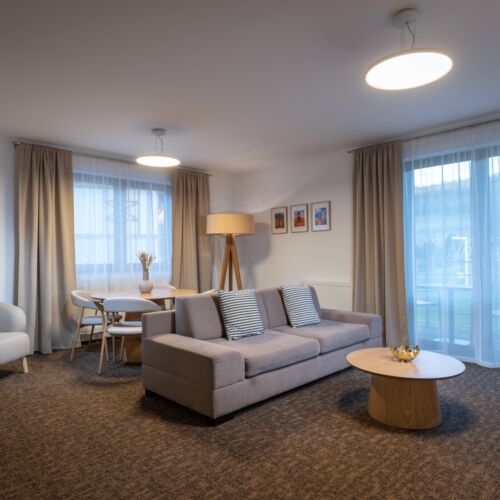 Rodinný Apartman pro 4 os. se 2 ložnicemi na poschodí