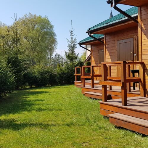 Domek drewniany 2-osobowy z balkonem z łazienką