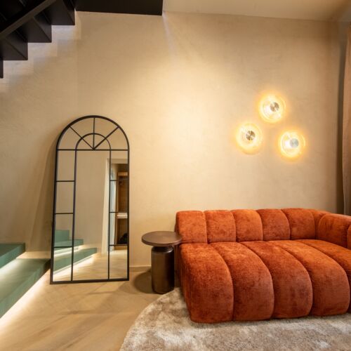 Camera dubla la etaj la parter