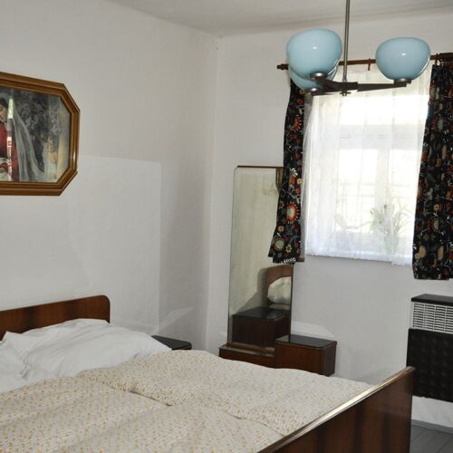 Garden View Whole House Farmhouse for 4 Persons (extra bed available)