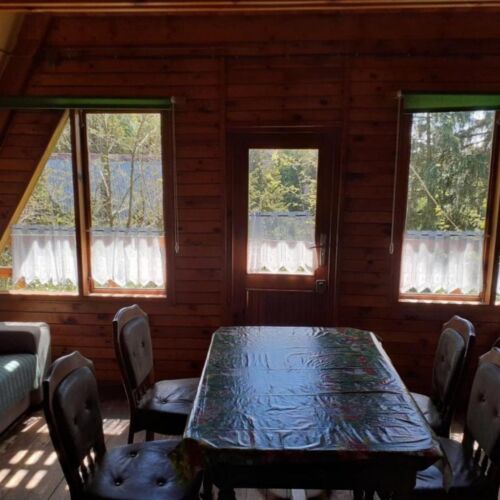 Casă de vară pentru 8 pers. (se inchirieaza doar integral)