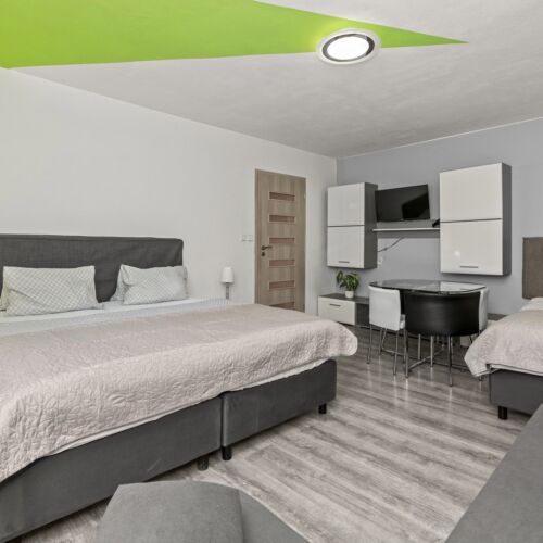 Upstairs 1-Room Apartment for 4 Persons with Kitchenette