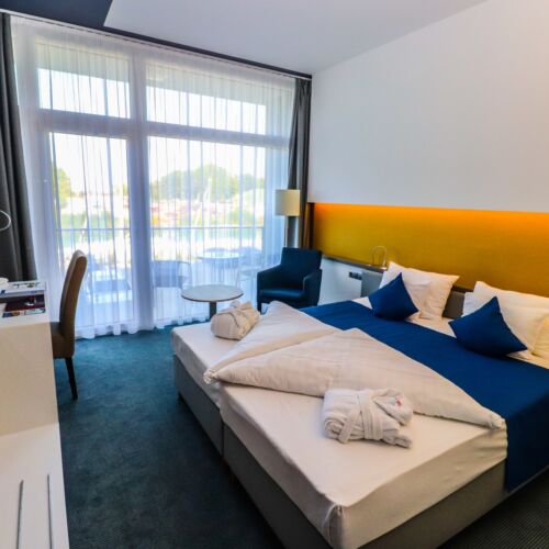 Superior View to the Lake Twin Room