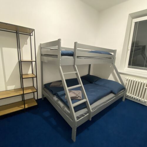6 Person Room
