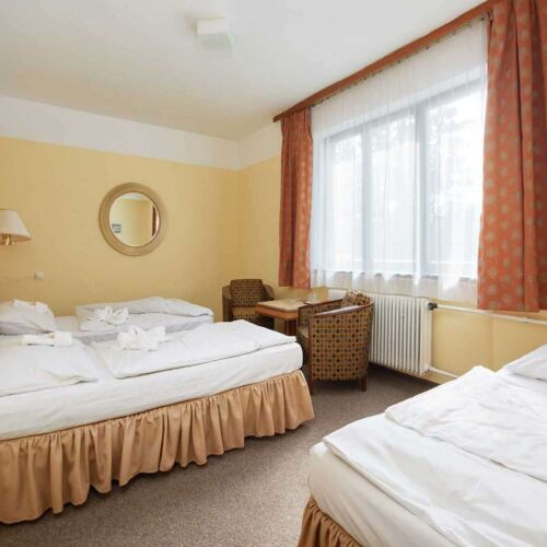 5 Person Room