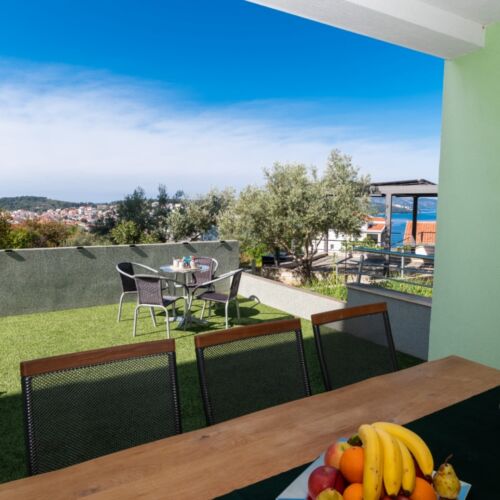 Partial Sea View 2-Room Apartment for 4 Persons with Terrace (extra bed available)