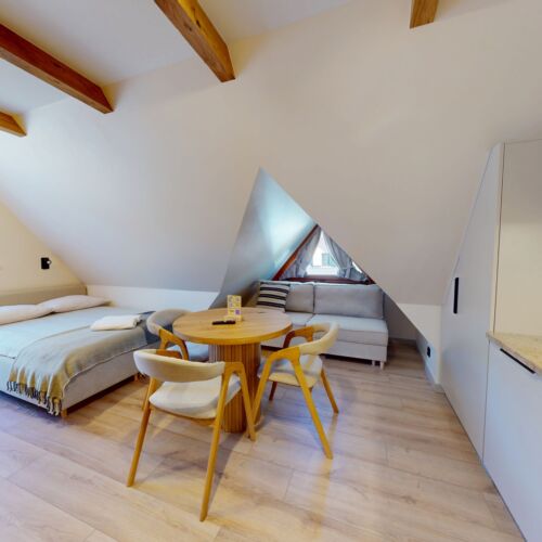 Angenehme Innenausstattung Dreibettzimmer Obergeschoss (Zusatzbett möglich)
