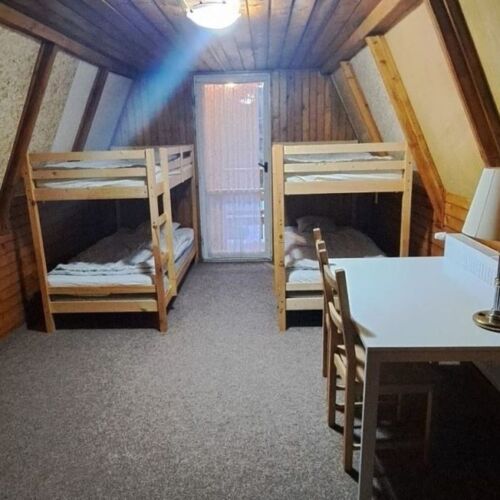 6 Person Room with Shared Bathroom