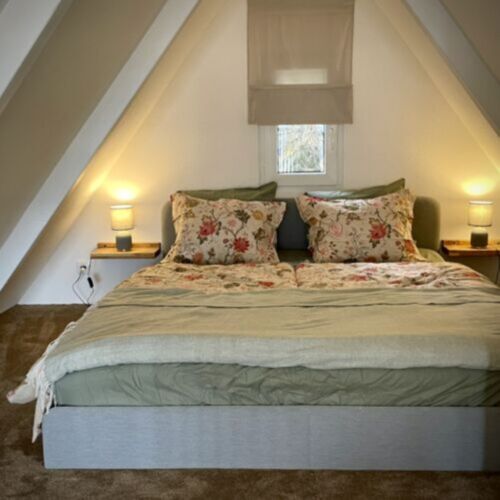 Panoramic Whole House Guesthouse for 4 Persons