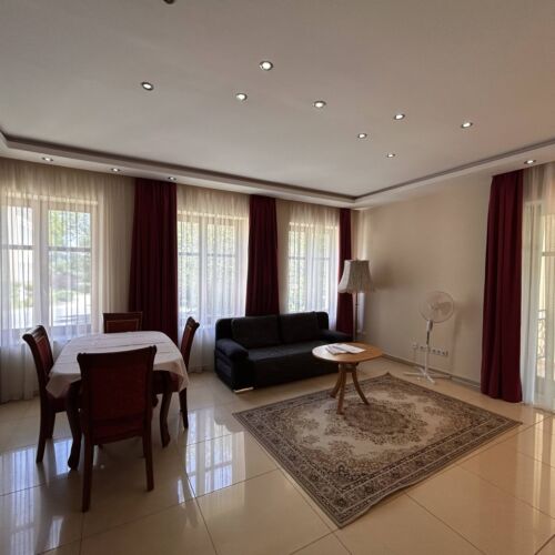 Manor House Grand 2-Room Apartment for 4 Persons