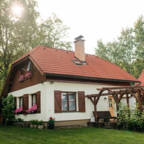 Summer House for 4 Persons with Garden and Kitchenette (extra beds available)