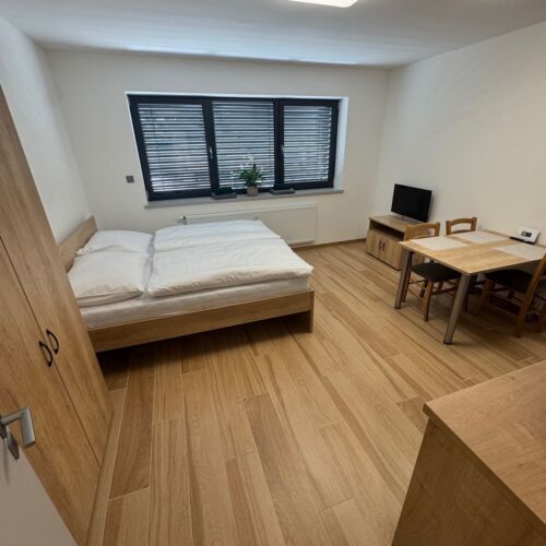 Upstairs King 1-Room Apartment for 2 Persons