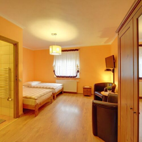 Upstairs Twin Room ensuite