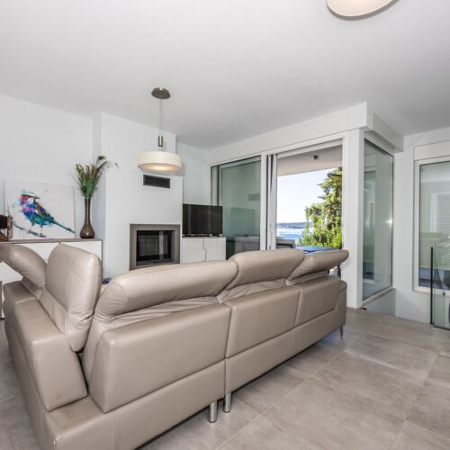 Whole House Family Holiday Home for 10 Persons