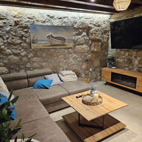 Whole House Family Holiday Home for 4 Persons