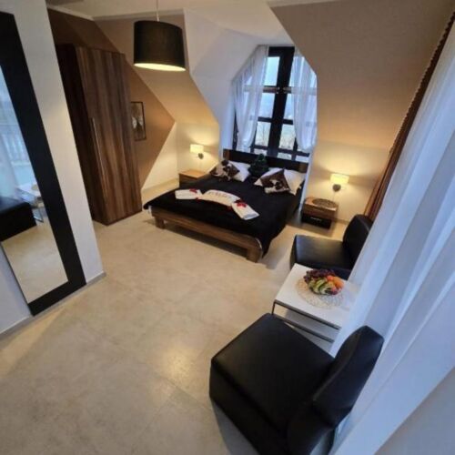Mountain View Upstairs 1-Room Apartment for 2 Persons